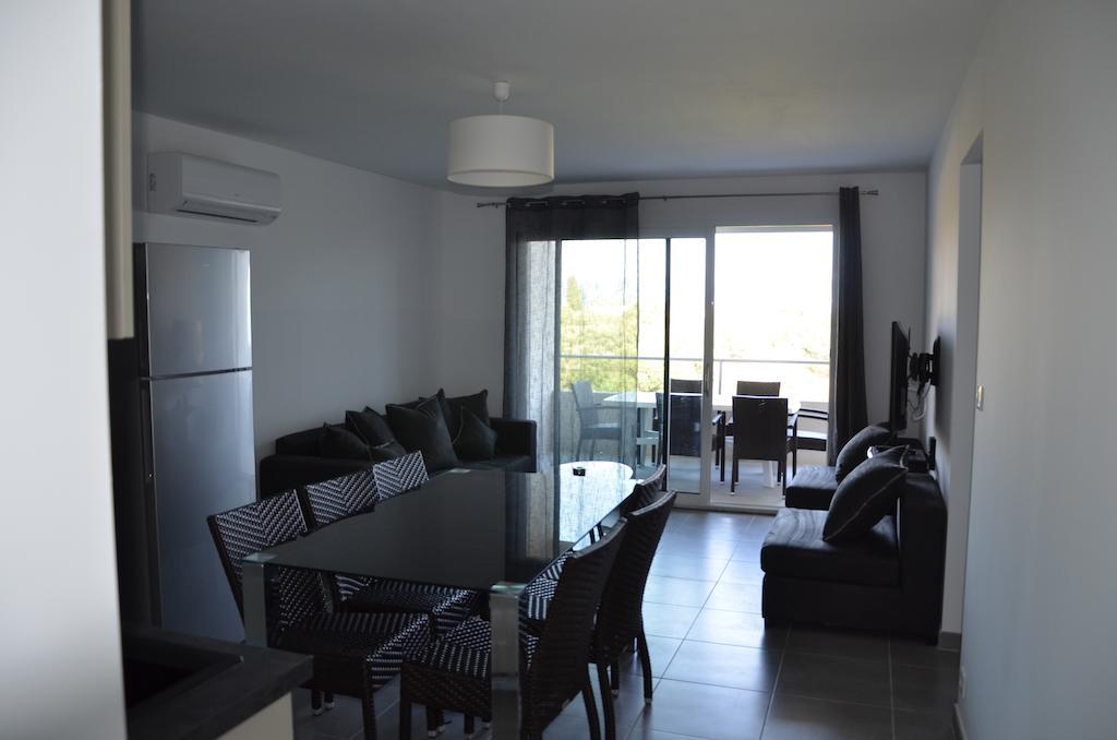Residence Giovanello Porto-Pollo Eksteriør billede